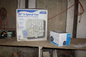 lot 375 image: Lot of (2) Fans (new in box) - Lakewood Box Fan 20 3-Speed, Feature Comforts Personal Fan 7