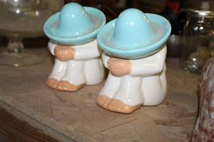 lot 410 image: Lot of (2) Amigo Siesta Table Figurines