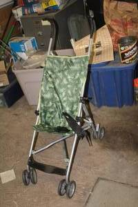 lot 412 image: Cosco Baby Stroller