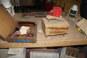 lot 417 image: Shoe Polish Kit with Shine Box