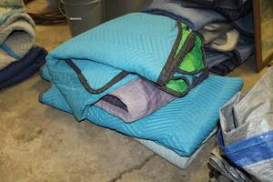 lot 278 image: Lot of (4) Moving Blankets