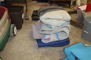 lot 277 image: Lot of (4) Moving Blankets