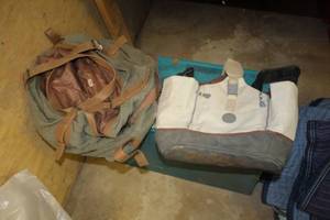 lot 274 image: Lot of (2) Carry Bags - iFix, Mossimo Supply Co
