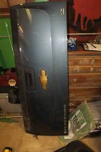 lot 300 image: Chevrolet Silverado Tailgate