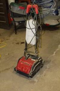 lot 283 image: Eagle Power Products Carpet Cleaner