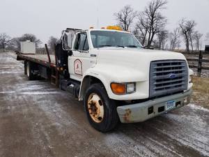 lot 1 image: 1997 Ford F800 F Series Conventional Cab Low Profile Option 2-Door Rollback Truck with Winch