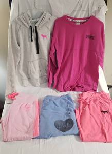1 size Large gray Victorias Secret PINK brand hooded sweatshirt