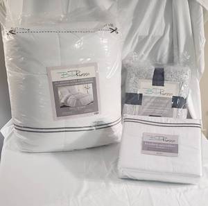 1 (new in bag) Full  Queen Bella Russo white all season down alternative comforter
