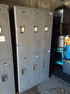 lot 3 image: Bank Of 6-Lockers 36x72x15