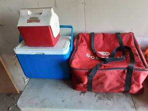 lot 21 image: 3-Coolers