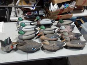 lot 25 image: 12-Duck Decoys, 1-Duck Butt (Green Head & Fambeau)