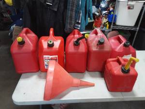 lot 42 image: 6-Gas Cans, 1-Large Funnel