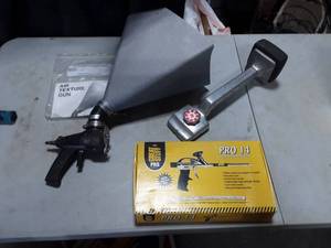 lot 49 image: Texture Gun, Foam Gun, Carpet Stretcher