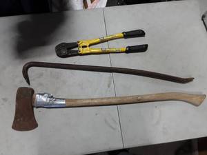 lot 50 image: Axe, Pry Bar, Bolt Cutter