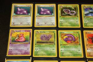 lot 19 image: 1999 Pokemon Fossil 1st Edition Lot  21 Cards