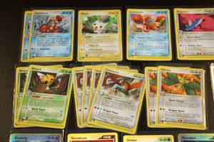 lot 42 image: 2003 Pokemon EX Dragton  160 Cards