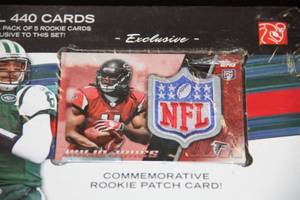 lot 77 image: 2011 Topps Football Card Factory Sealed Set