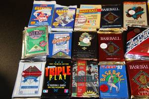 lot 84 image: Unopened Trading Cards Wax Pack Lot  35 Packs