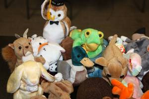 lot 85 image: Vintage 1990s Beanie Babies Lot  26 Plush
