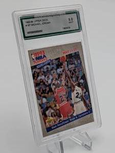 lot 25 image: 1993 Upper Deck Michael Jordan #187 Advance Grading 9 (MINT)
