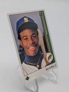 lot 7 image: 1989 Upper Deck Ken Griffey Jr. Rookie Baseball Card