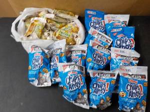 Chips Ahoy and Belvita near or pas...