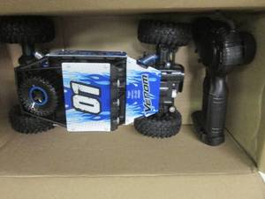 lot 20 image: venom Rc car...