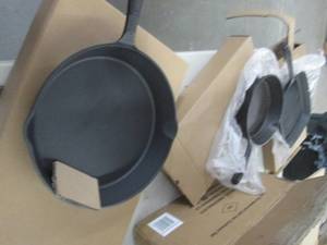 lot 43 image: 3 pc cast iron set ...