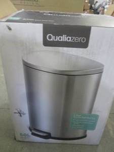 lot 48 image: 13.2 gallon step trash can ...