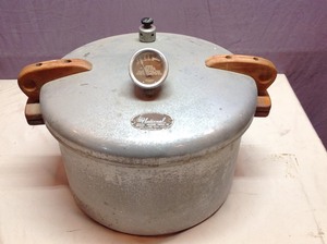 lot 61 image: Vintage Pressure Cooker