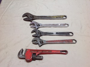 lot 123 image: Wrenches