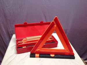 lot 140 image: Hazard Warning Kit