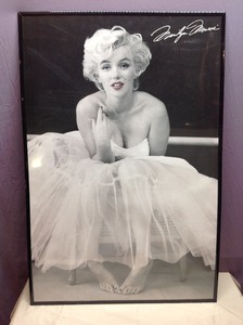 lot 141 image: Marilyn Monroe Framed Print
