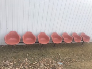 lot 179 image: Molding Seating