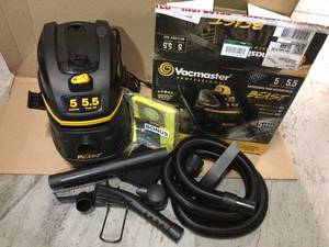 lot 55 image: Beast Professional Series 5 Gal. 5.5 Peak HP Jobsite WetDry Vacuum by Vacmaster Customer Returns See Pictures 