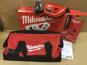 lot 56 image: M12 12-Volt Lithium-Ion 4.0 Ah Battery and Charger Starter Kit with Tool Bag by Milwaukee Customer Returns See Pictures 