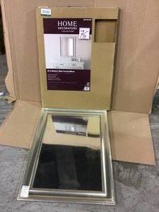 lot 76 image: Medium Rectangle Silver Beveled Glass Classic Mirror (31 in. H x 23 in. W) Customer Returns See Pictures 