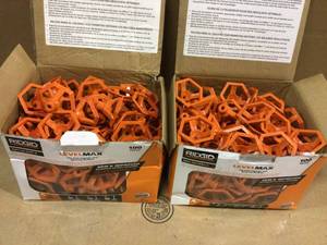 lot 85 image: LevelMax Anti-Lippage and Spacing System Top Only (2-Pack of 100-Piece) Customer Returns See Pictures 