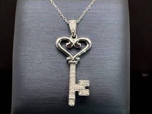 Known Designer Styled Diamond Encrusted Heart Shaped Key Necklace in White Gold $2,650 Retail