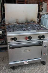 lot 6 image: Commercial Vulcan 36 Gas 6 Burner Rang With Oven Base