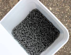 lot 25 image: 1 14 (32 MM) Genfast # 14 Fastener