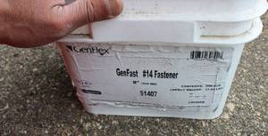 lot 26 image: 8 (200 MM) Genfast # 14 Heavy Duty Fasteners
