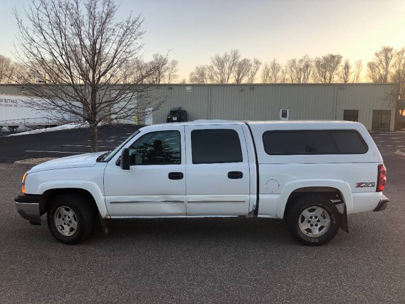 2005 Chevy Silverado Crew Cab LT 2 OWNER 