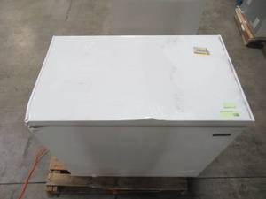 lot 102 image: Magic Chef 7.0 cu. ft. Chest Freezer in White -4 HMCF7W4