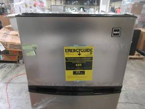 lot 121 image: Rca 7.5 cu. ft. Mini Refrigerator with Stainless Look RFR725