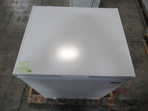 lot 127 image: Vissani 5 cu. ft. Defrost Chest Freezer in White MDCF5WH