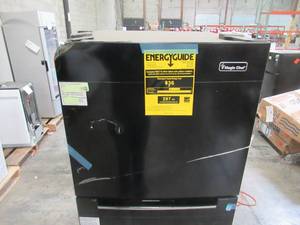 lot 130 image: Magic Chef 10.1 cu. ft. Top Freezer Refrigerator in Black HMDR1000BE