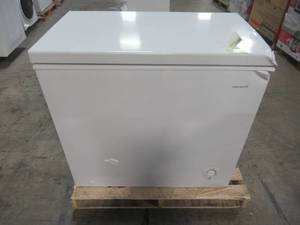 lot 210 image: Frigidaire 7.0 cu ft Chest Freezer White FFFC07M2UW