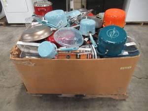 lot 218 image: WHOLESALE MIXED PALLET OF MICELLANOUS COOKWARE, POTS AND PANS