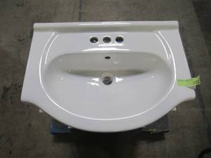 lot 303 image: Hudson 24 in. W x 17 in. D x 34 in. H Bath Vanity in White with Ceramic Vanity Top in White with White Basin WLF6042-W